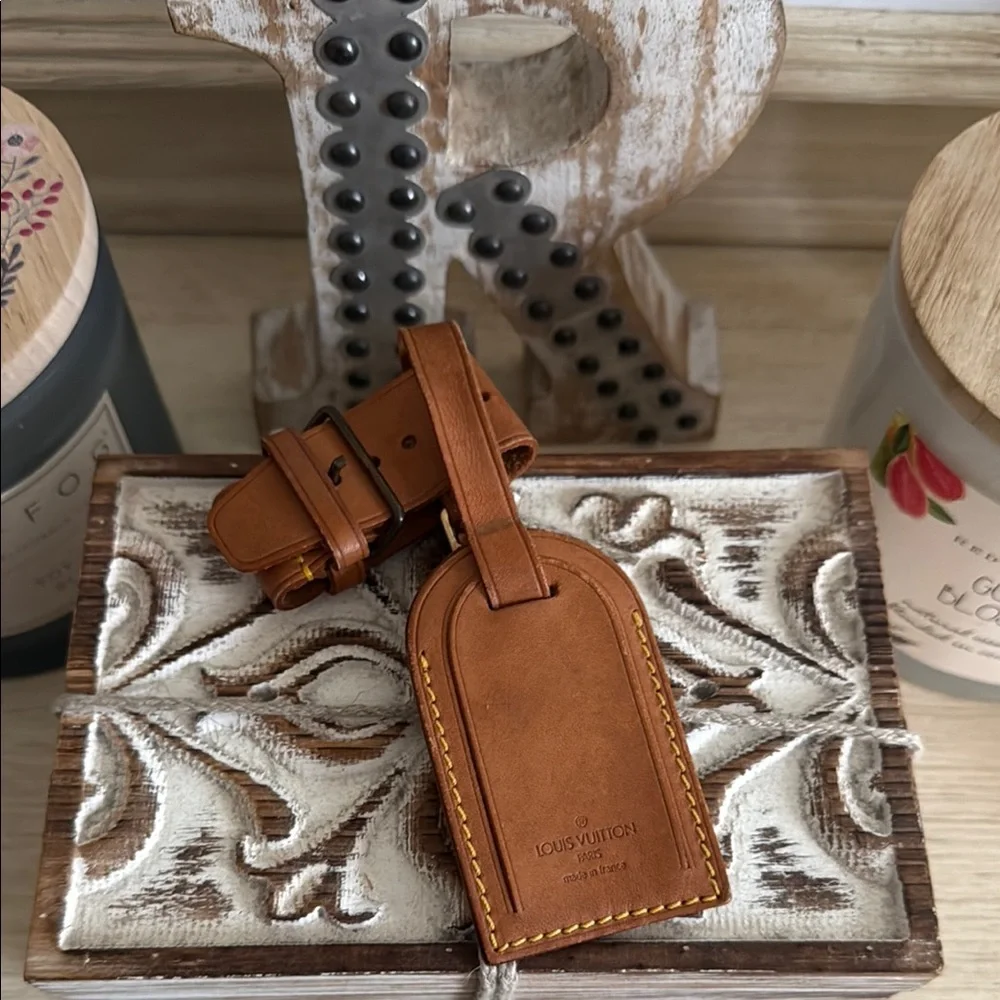 Louis Vuitton Brown Leather Bag Tag - Picture 1 of 5